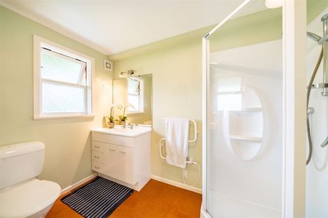 Photo of property in 63 Wyndham Road, Pinehaven, Upper Hutt, 5019