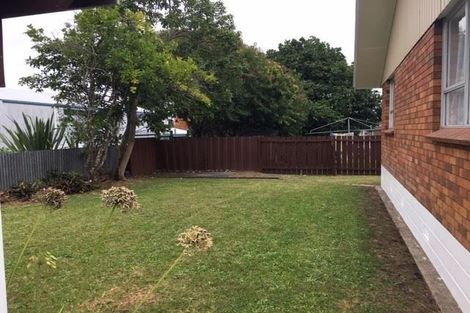 Photo of property in 2/23 Poinsettia Place, Henderson, Auckland, 0610