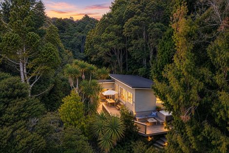 Photo of property in 80 Mountain Road, Henderson Valley, Auckland, 0612