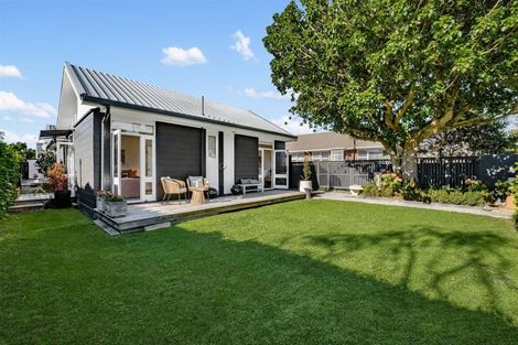 Photo of property in 1/19 Saltburn Road, Milford, Auckland, 0620