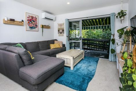 Photo of property in 57 Peach Road, Glenfield, Auckland, 0629