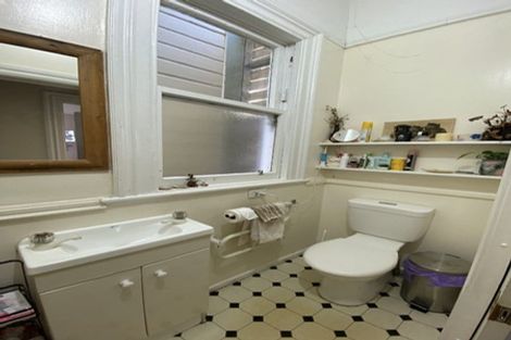 Photo of property in 2a Russell Terrace, Newtown, Wellington, 6021