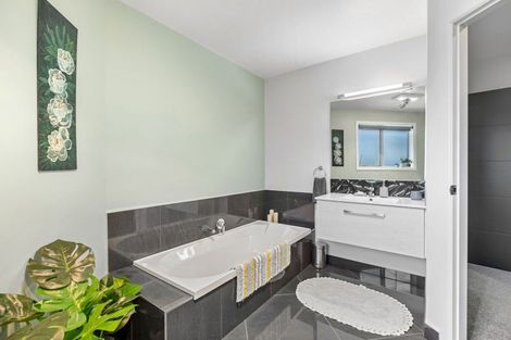 Photo of property in 6 Summerfield Way, Parahaki, Whangarei, 0112