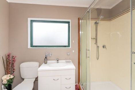 Photo of property in 6 Mavis Avenue, Waikawa Beach, Levin, 5573