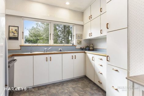 Photo of property in 310 Titirangi Road, Titirangi, Auckland, 0604