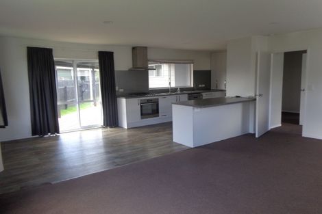 Photo of property in 43a Graham Avenue, Te Atatu Peninsula, Auckland, 0610