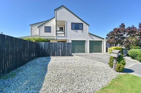 Photo of property in 6 Luxton Place, Rangiora, 7400