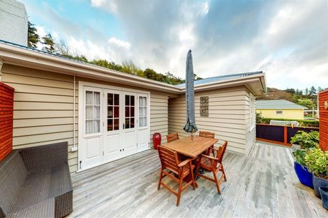 Photo of property in 42 Bledisloe Crescent, Wainuiomata, Lower Hutt, 5014