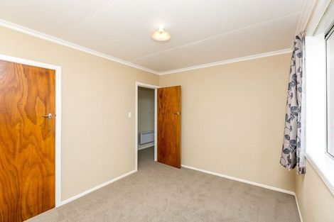 Photo of property in 36 Cumberland Street, Merrilands, New Plymouth, 4312