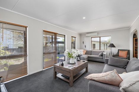 Photo of property in 16 Ward Place, Richmond Heights, Taupo, 3330