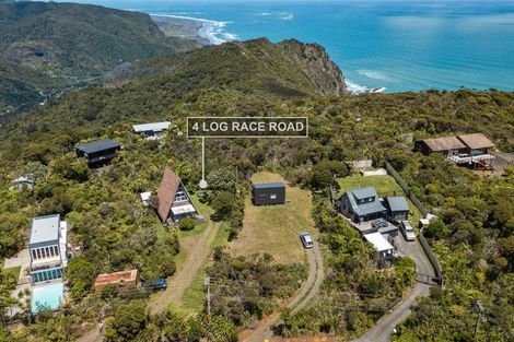 Photo of property in 4 Log Race Road, Piha, New Lynn, 0772