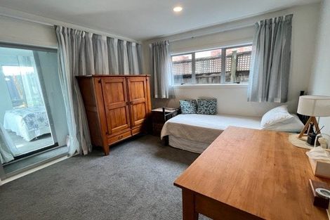 Photo of property in 48 The Esplanade, Eastern Beach, Auckland, 2012