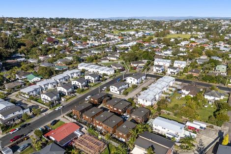 Photo of property in 21b Chippendale Crescent, Birkdale, Auckland, 0626