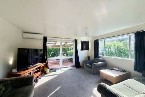 Photo of property in 74 Parris Street, Waitara, 4320