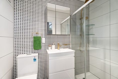 Photo of property in 50 Garden Road, Northland, Wellington, 6012