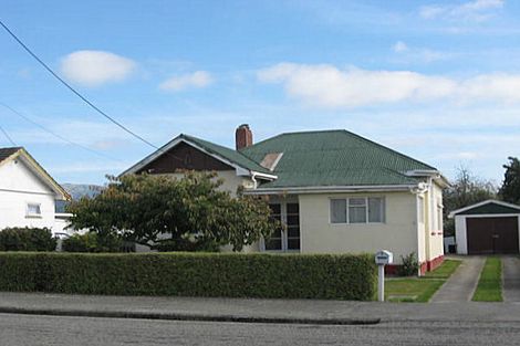 Photo of property in 2 Moorhouse Street, Waimate, 7924