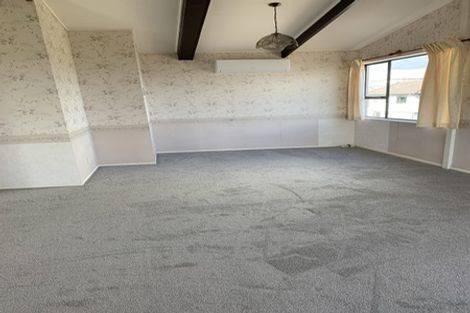 Photo of property in 17 Waller Avenue, Bucklands Beach, Auckland, 2012