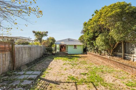 Photo of property in 16 Tonks Street, North New Brighton, Christchurch, 8083
