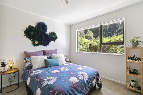 Photo of property in 18 Duval Grove, Tawa, Wellington, 5028