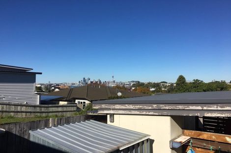 Photo of property in 10 Onewa Road, Northcote Point, Auckland, 0627