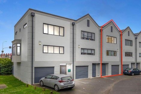 Photo of property in Krisley Court, 10/6 Ambrico Place, New Lynn, Auckland, 0600