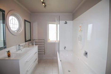 Photo of property in 198 Le Cren Street, Seaview, Timaru, 7910