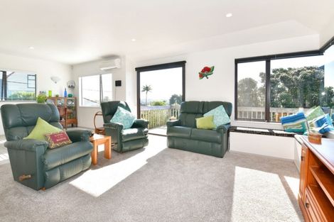 Photo of property in 1026 Whangaparaoa Road, Tindalls Beach, Whangaparaoa, 0930