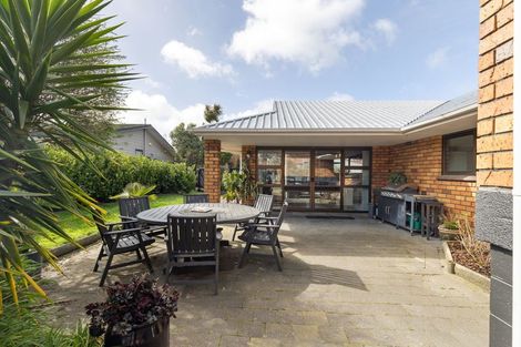 Photo of property in 55 Rhodes Drive, Kelvin Grove, Palmerston North, 4414