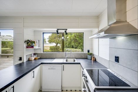 Photo of property in 106 Tiakitai Road, Waimarama, Havelock North, 4294