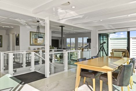 Photo of property in 20 Pukenamu Road, Rainbow Point, Taupo, 3330