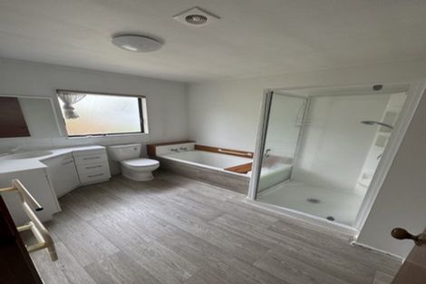 Photo of property in 2/2 Aorangi Place, Birkenhead, Auckland, 0626