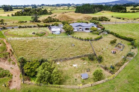Photo of property in 1444 Carrington Road, Hurworth, New Plymouth, 4371