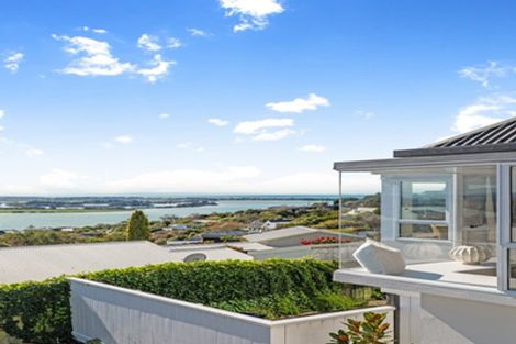 Photo of property in 2/79 Cannon Hill Crescent, Mount Pleasant, Christchurch, 8081