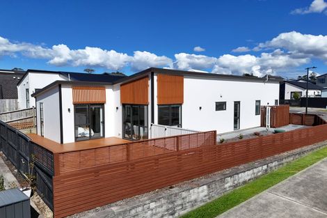 Photo of property in 7 Taiororua Avenue, Massey, Auckland, 0614