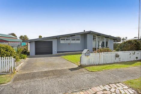Photo of property in 22 Hickey Place, Opunake, 4616