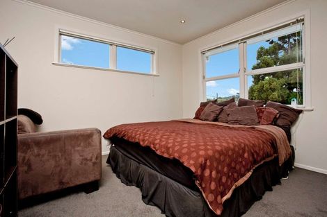 Photo of property in 13 James Street, Glenfield, Auckland, 0629