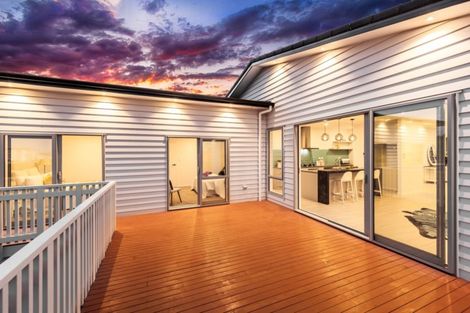 Photo of property in 155 Godfrey Drive, Orewa, 0931