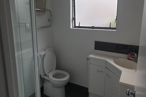 Photo of property in 1/186 East Coast Road, Forrest Hill, Auckland, 0620