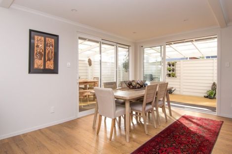 Photo of property in 4 Redwood Grove, Hokowhitu, Palmerston North, 4410