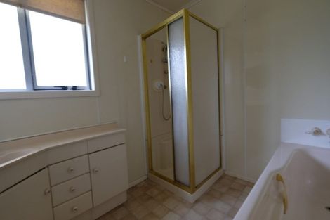 Photo of property in 26 Kirrie Avenue, Te Atatu South, Auckland, 0610