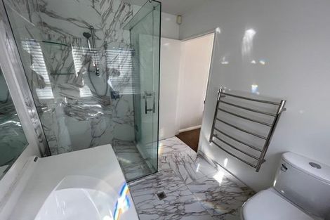 Photo of property in 1/86 Saddleback Rise, Murrays Bay, Auckland, 0630