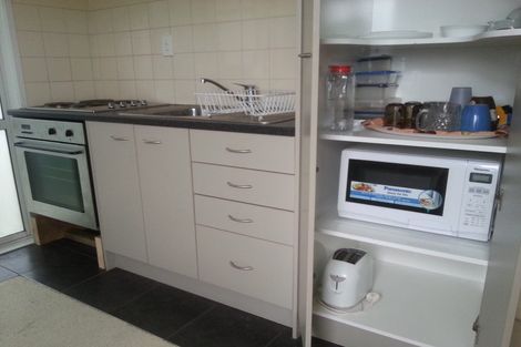 Photo of property in 11 Cobblestone Lane, Hillcrest, Auckland, 0627