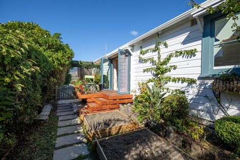 Photo of property in 100 Point Road, Monaco, Nelson, 7011