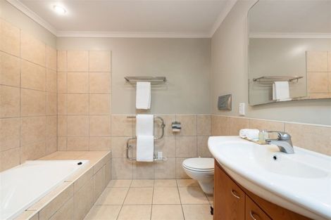 Photo of property in 136 Marine Parade, Bluff, 9814