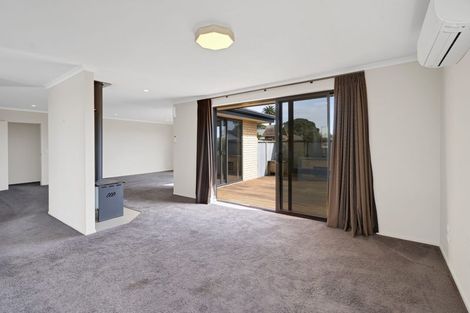 Photo of property in 2 Rawiri Drive, Bell Block, New Plymouth, 4312