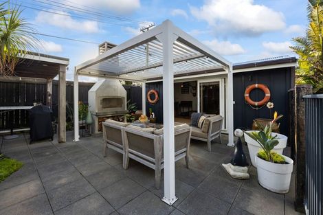 Photo of property in 9 Groves Road, Raumati Beach, Paraparaumu, 5032