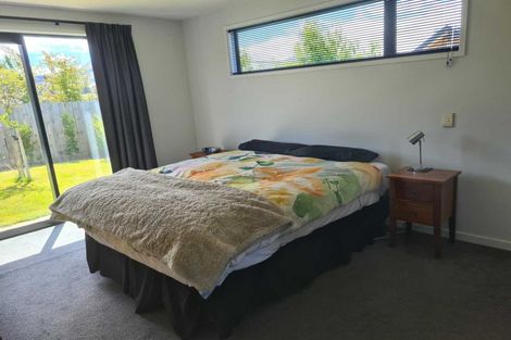 Photo of property in 10 Rua Street, Albert Town, Wanaka, 9305
