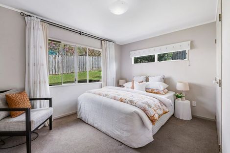 Photo of property in 2/45 Unsworth Drive, Unsworth Heights, Auckland, 0632
