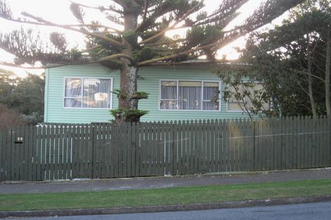 Photo of property in 27 Jillett Street, Titahi Bay, Porirua, 5022