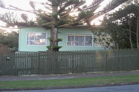 Photo of property in 27 Jillett Street, Titahi Bay, Porirua, 5022
